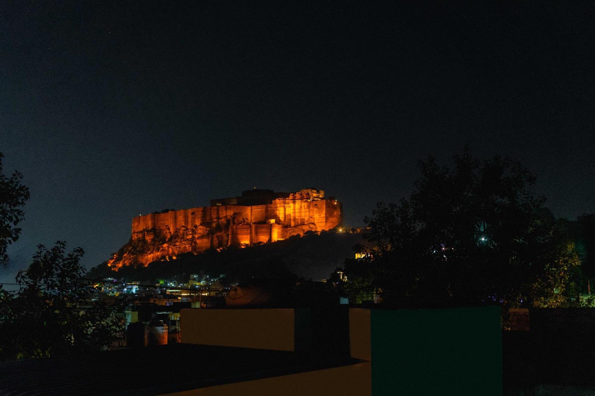 Treebo Trend Hinduja Mehrangarh Fort Jodhpur (Rajasthan) Bagian luar foto